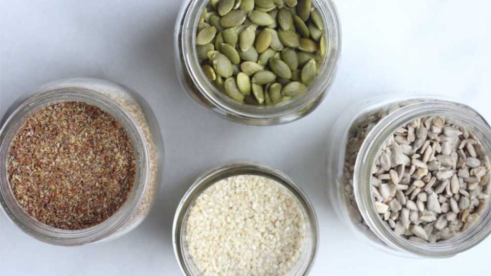 Seed Cycling: Μύθος ή Πραγματική Υποστήριξη για τις Ορμόνες σου;