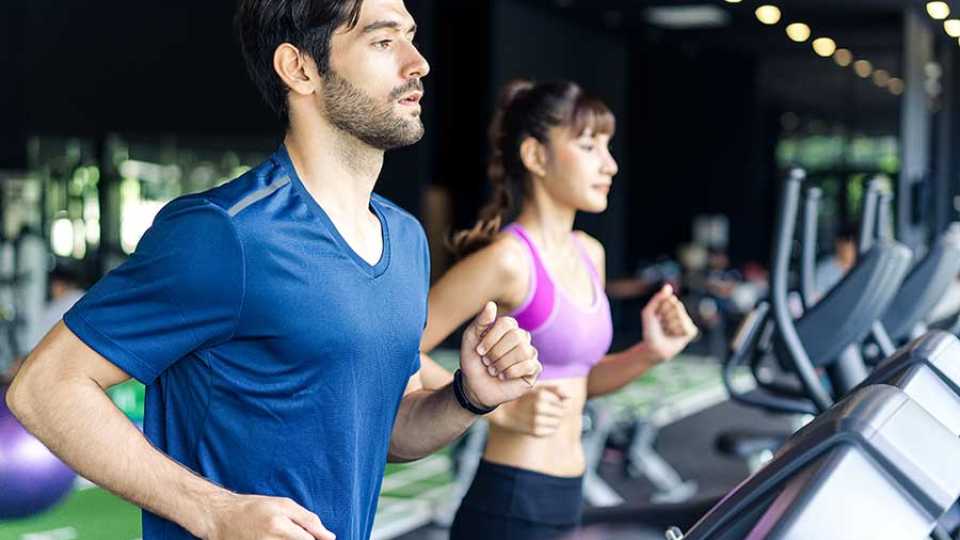 Οι άνδρες χρειάζονται σχεδόν τη διπλάσια άσκηση από τις γυναίκες για υγιή καρδιά