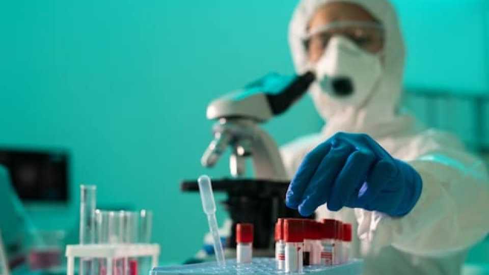 COVID-19 και Νόσος Αλτσχάιμερ: Η Σύνδεση που Προστίθεται στις Επιπτώσεις της Πανδημίας