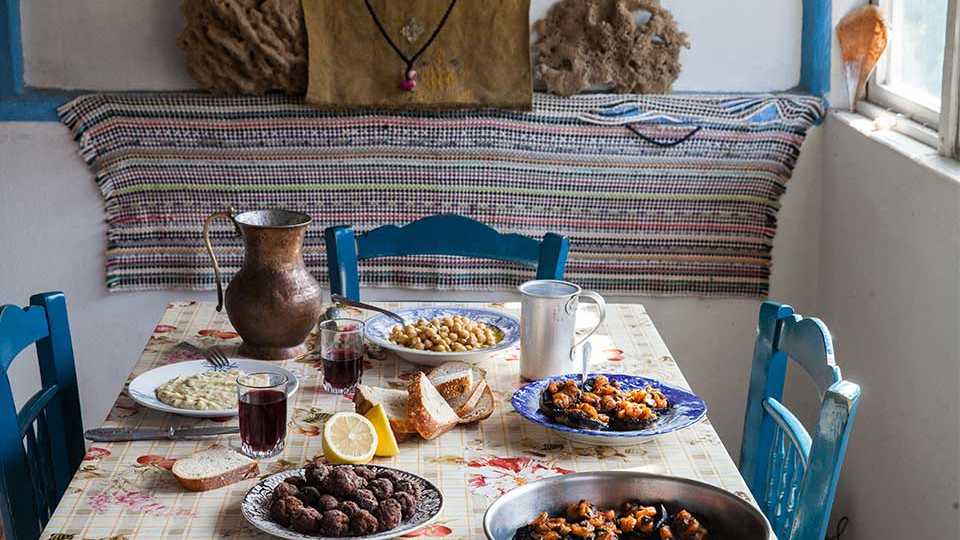 Νηστεία Πάσχα: αποτοξίνωση παράδοσης ή φυσικό restart για σώμα και νου;