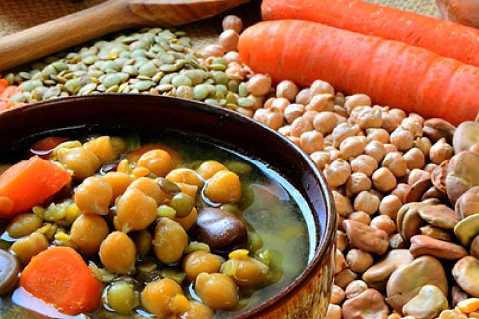 Νηστεία με λειτουργική προσέγγιση: πότε ωφελεί και πότε χρειάζεται προσαρμογή