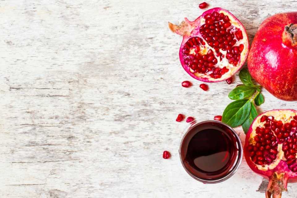 Τα Οφέλη του Χυμού Ροδιού: Τι Συμβαίνει στο Σώμα Αν τον Πίνουμε Συστηματικά